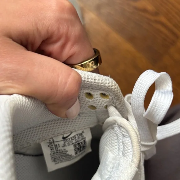 Nike White Low-Top Leather Sneakers with Swoosh - Picture 3 of 3